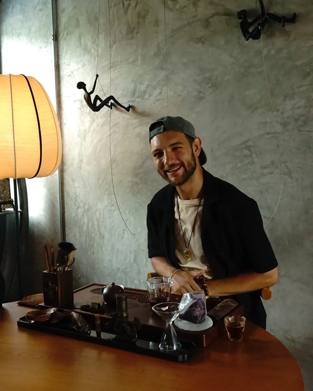 Igor, tea master at Moychay Phuket, at the tea table